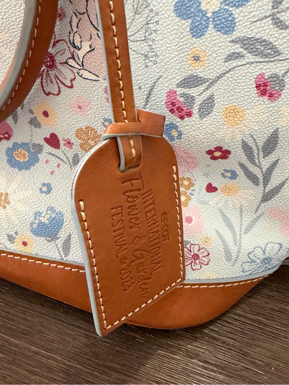 Dooney & Bourke Disney World Epcot Flower & Garden 2023 Snow White Satchel - Picture 4 of 9